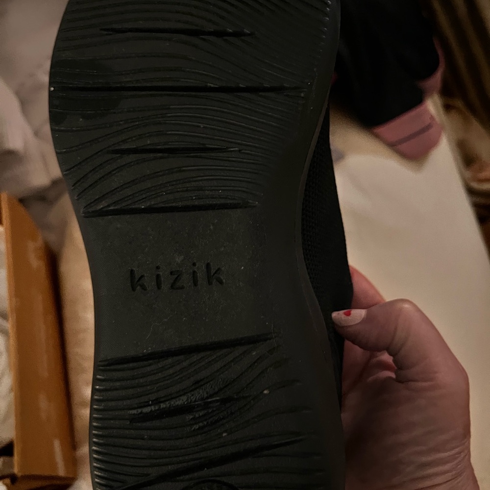 Kizik Women's Black Slip-On Athletic Shoes - Picture 5 of 10